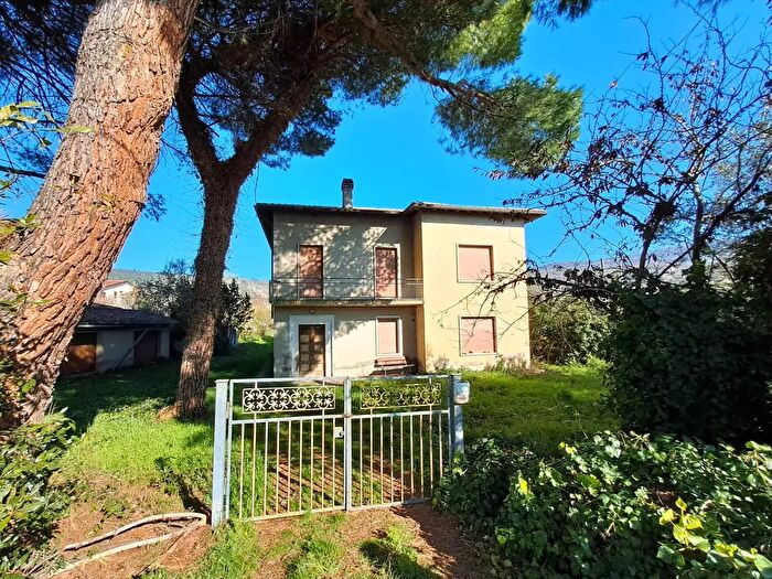 Casa con 5 locali in vendita in Via Perugina, Passignano Sul Trasimeno