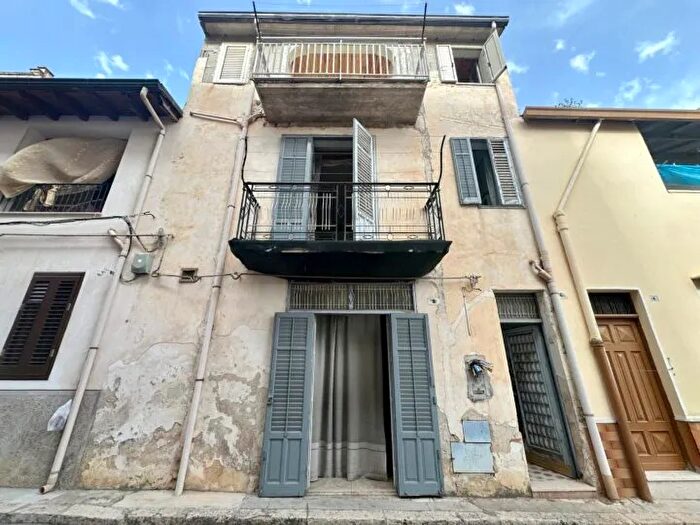 Casa quadrilocale in vendita in Partinico Via Gallina, Partinico