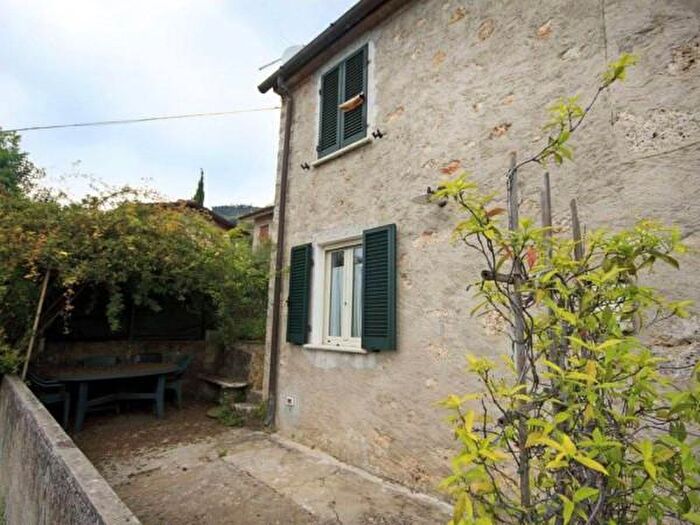 Appartamento quadrilocale in vendita in Via Capezzano Monte, Pietrasanta