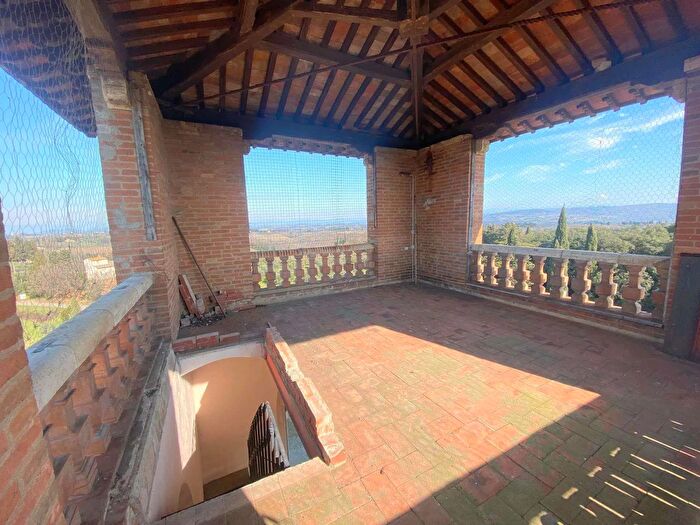 Appartamento con 7 locali in vendita in Barberino Tavarnelle