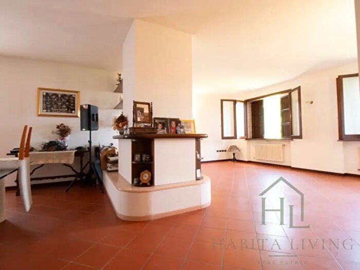 Casa con 9 locali in vendita in Via Brando Brandi, Forli'