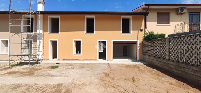 Casa con 5 locali in vendita in Cerea