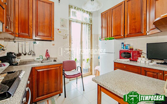 Appartamento trilocale in vendita in Via Mandelli, Voghera