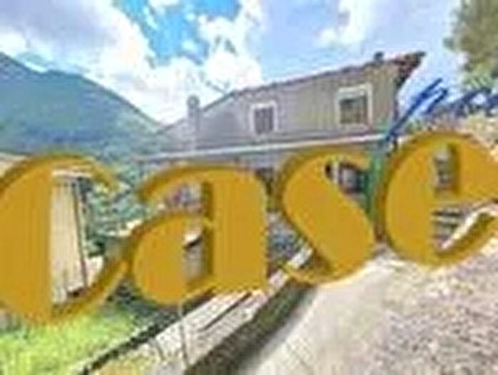 Casa con 14 locali in vendita in Camaiore