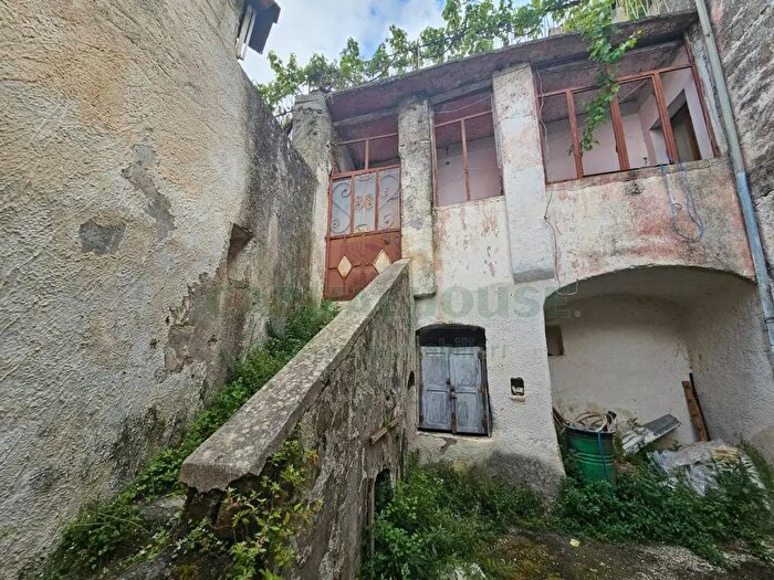 Appartamento con 7 locali in vendita in Via Fontanella, Giano Vetusto