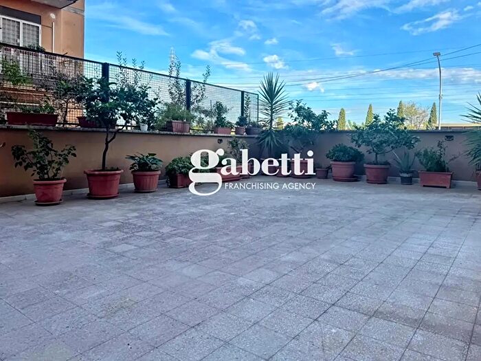 Appartamento bilocale in vendita in Viale della Serenissima, Roma