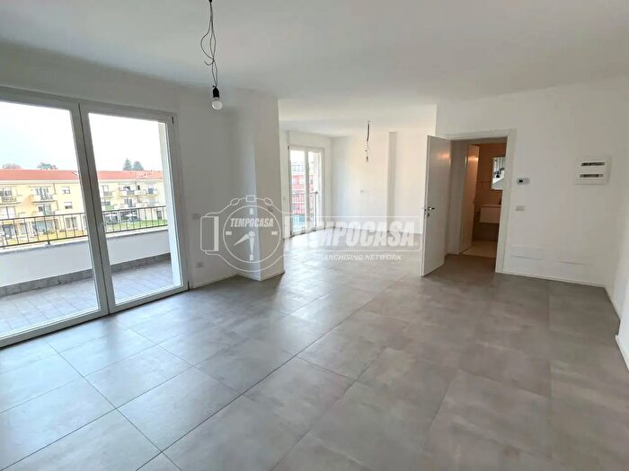 Appartamento in vendita in Via Tevere, Villa Guardia