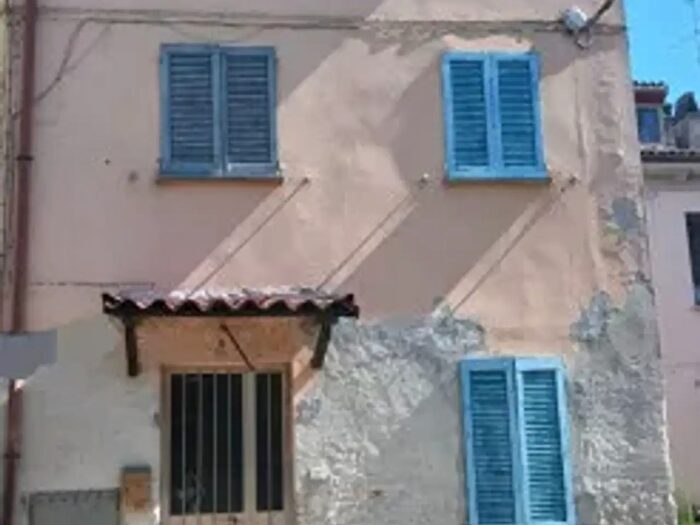 Casa quadrilocale in vendita in Via Andrea Costa, Portalbera