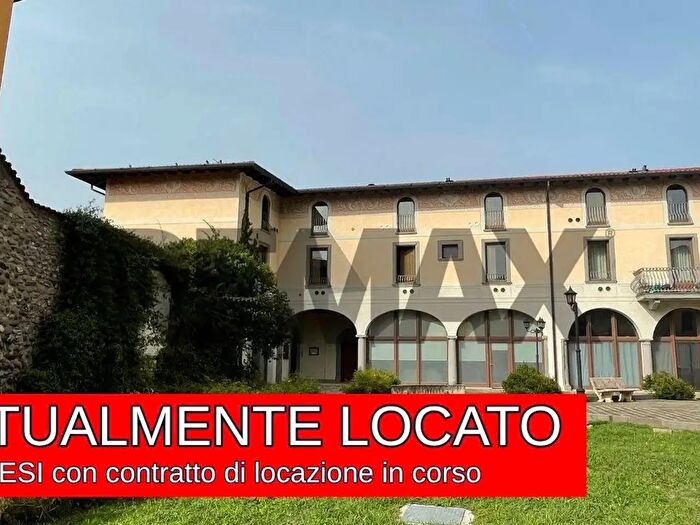 Appartamento trilocale in vendita in Via Vittorio Emanuele, Capriolo