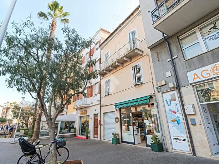 Casa con 10 locali in vendita in Vicolo Gallo, San Benedetto Del Tronto