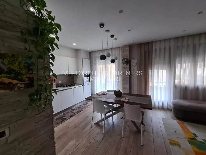 Appartamento trilocale in vendita in Via Rielta, Venezia