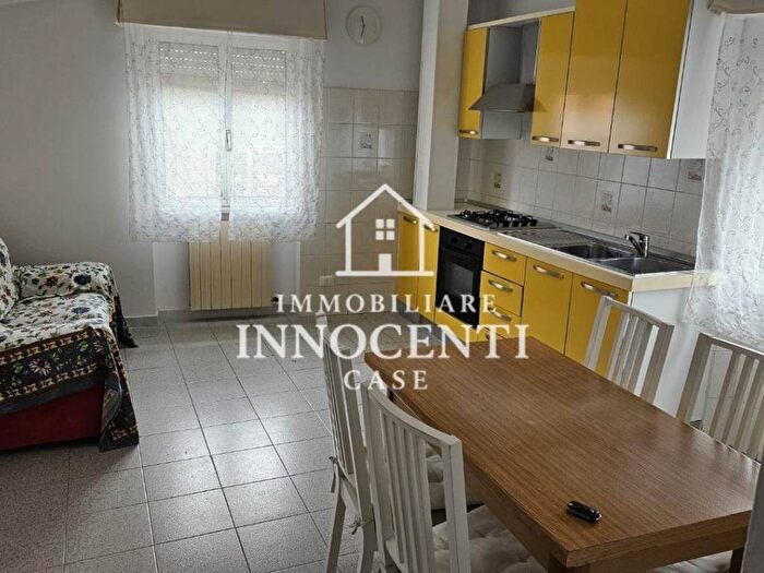 Appartamento trilocale in affitto in Castagnola, Massa
