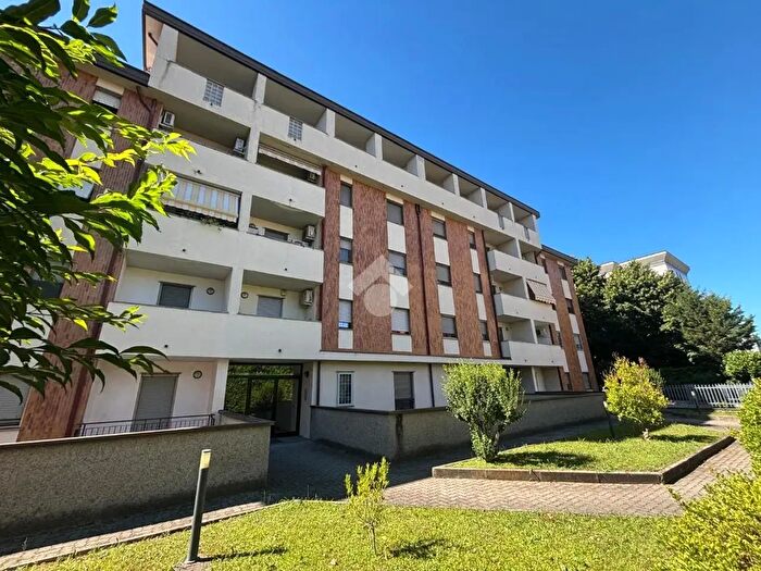 Appartamento trilocale in vendita in Via Terrazzano, Rho