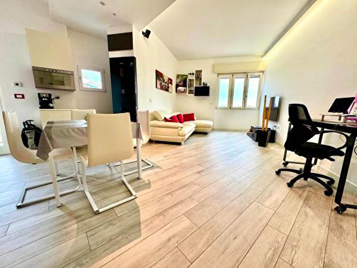 Appartamento bilocale in vendita in Via Cenisio, Milano