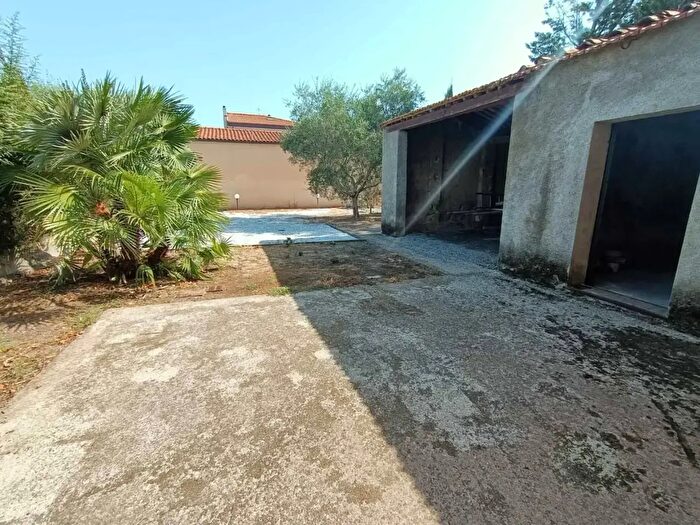 Casa con 5 locali in vendita in Cascina