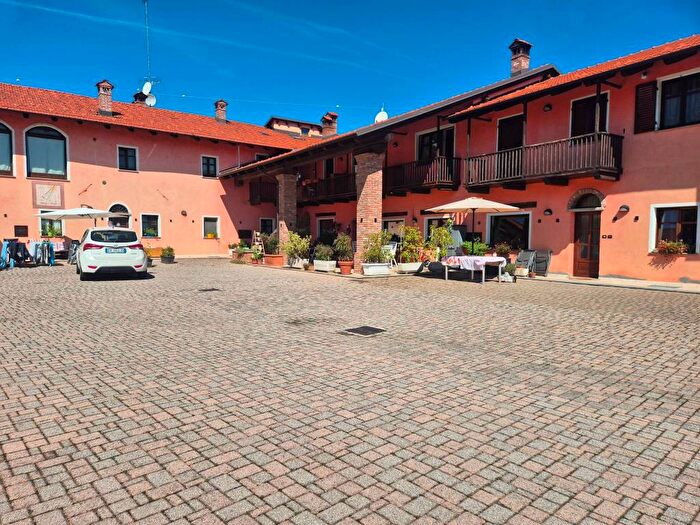 Appartamento quadrilocale in affitto in Via Cuneo, Area Artigianale Via Cuneo, Boves