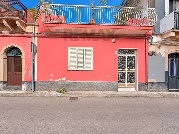 Casa quadrilocale in vendita in Via Galileo Galilei, Riposto