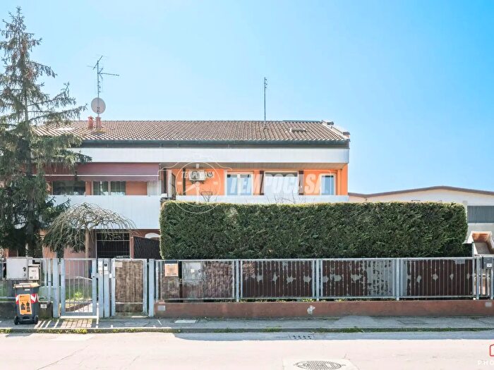 Appartamento con 7 locali in vendita in Via Porec, Massa Lombarda