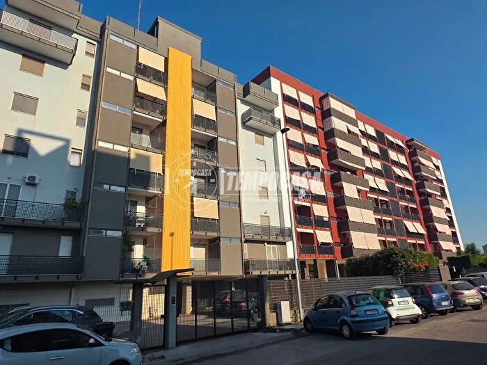 Appartamento trilocale in vendita in Via Rocco Dicillo, Bari