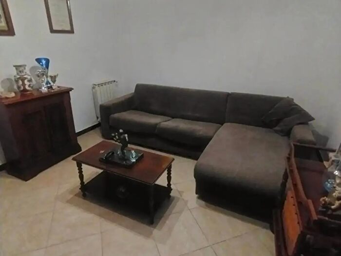 Casa quadrilocale in vendita in Carrara