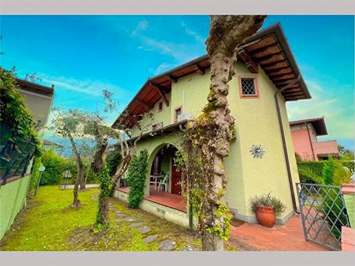 Casa in vendita in Forte Dei Marmi