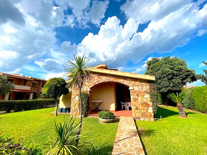 Casa quadrilocale in affitto in Via di La Funtana, Centro, San Teodoro