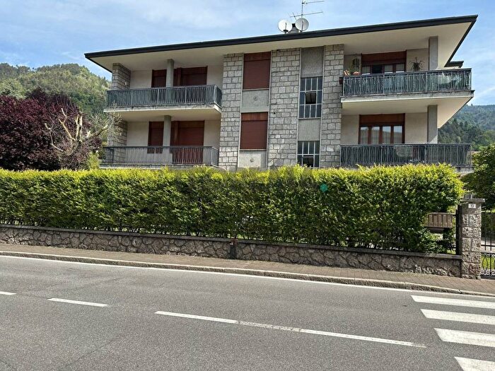 Appartamento quadrilocale in affitto in Via San Defendente, Centro, Clusone