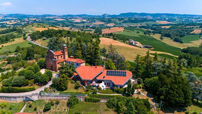 Casa con 10 locali in vendita in Regione SantAntonino, Montechiaro DAsti