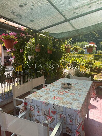 Casa con 5 locali in vendita in Lucca