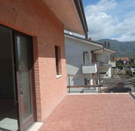 Appartamento con 6 locali in vendita in Isernia