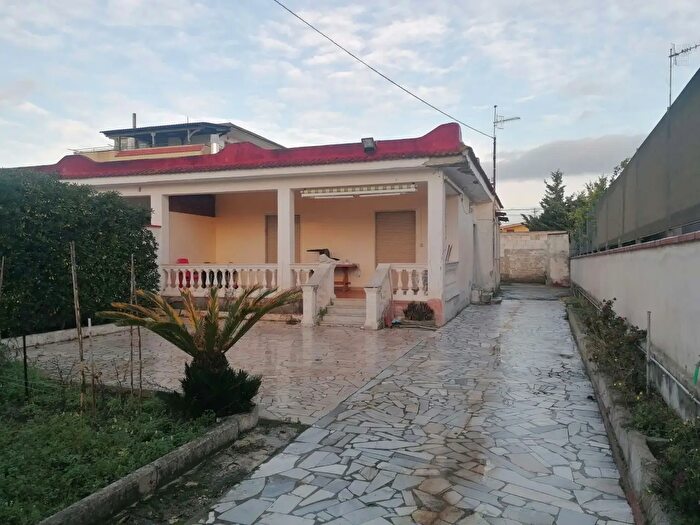 Casa quadrilocale in vendita in Via Brunelleschi, Castel Volturno