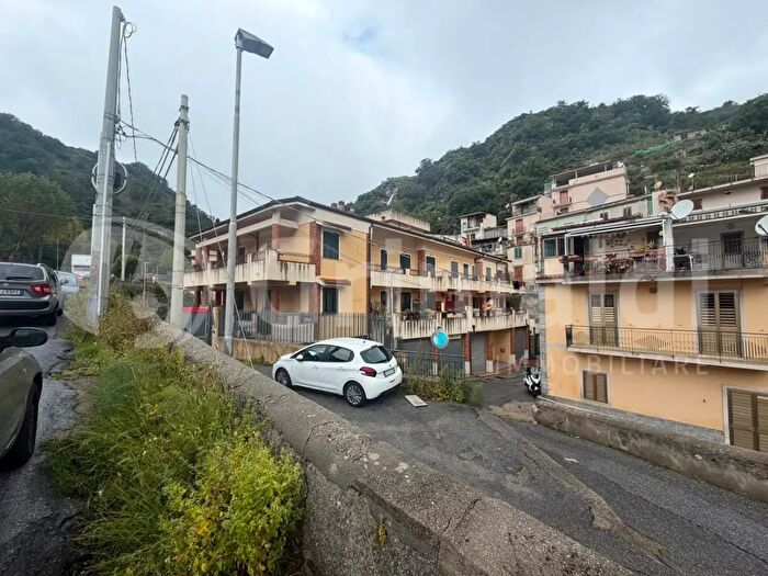 Casa trilocale in affitto in Via San Marco Mili San Marco, Messina