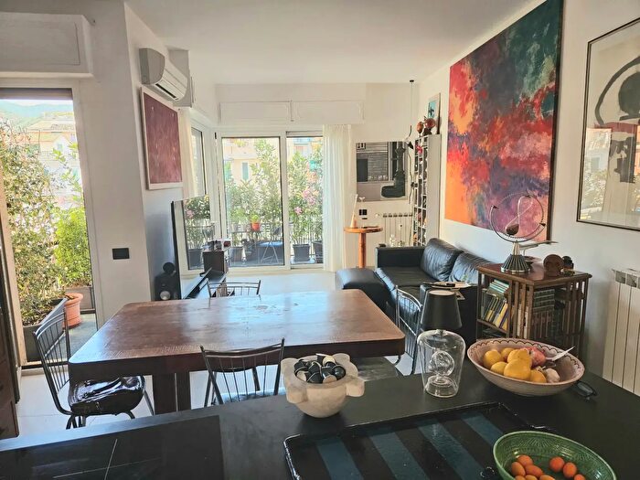 Appartamento trilocale in vendita in Via Giovanni Amendola, Rapallo