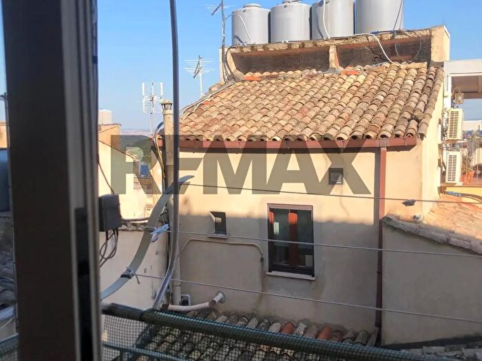 Appartamento con 5 locali in vendita in Caltagirone