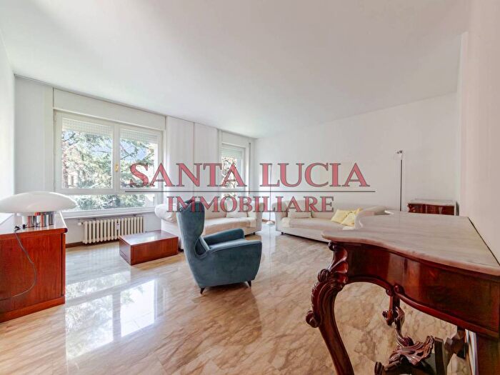 Appartamento quadrilocale in affitto in Via Monte Rosa, Amendola Buonarroti, Milano