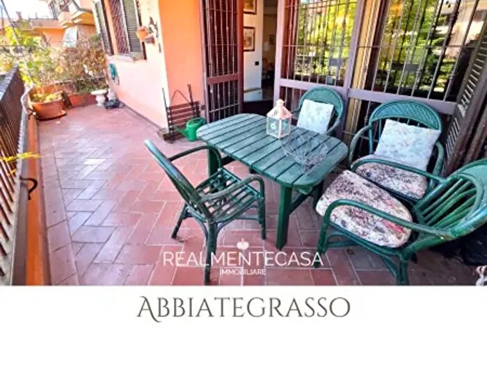 Appartamento trilocale in vendita in Via Verbano, Abbiategrasso