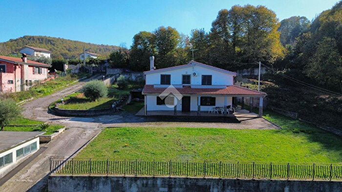 Casa con 6 locali in vendita in Via della Favetta, San Cesareo