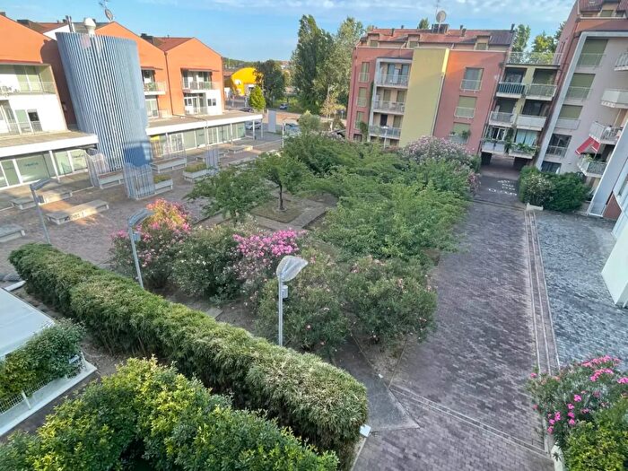 Appartamento con 7 locali in vendita in Via Ugo Tognazzi, Ferrara