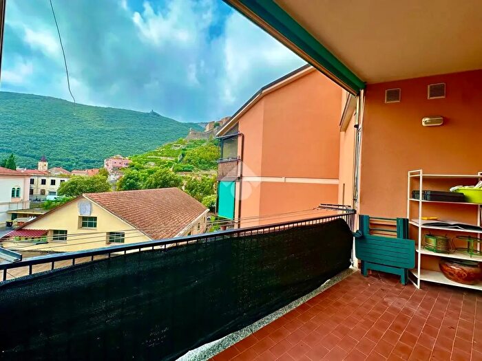Appartamento quadrilocale in vendita in Via Fiume, Finale Ligure