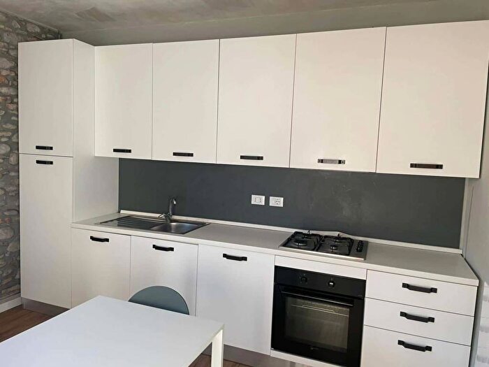 Appartamento bilocale in affitto in Via Roma, Centro, Alzano Lombardo