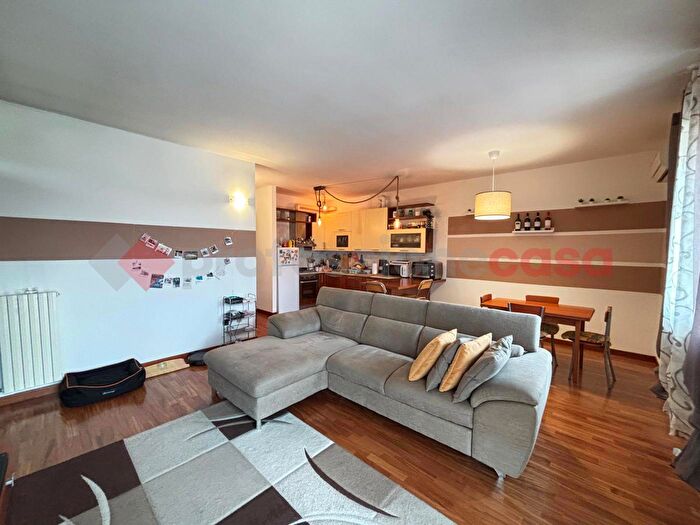 Appartamento quadrilocale in vendita in Via Elodia Ghedini, Villa Bartolomea