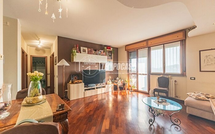 Appartamento quadrilocale in vendita in Via Scaglia, Abbiategrasso