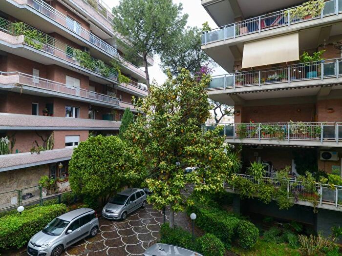 Appartamento con 5 locali in affitto in Via Costantino Maes, Bologna, Roma