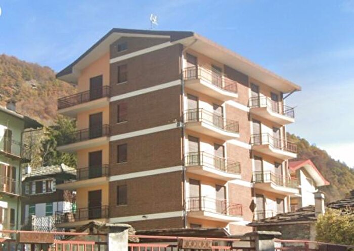 Appartamento trilocale in vendita in Via Masone, Ala Di Stura