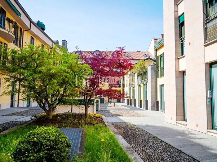 Appartamento quadrilocale in vendita in Via Umberto I, Arcore