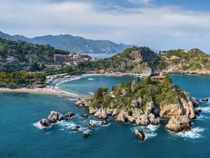 Appartamento trilocale in vendita in Taormina