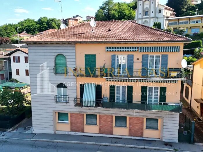 Appartamento trilocale in vendita in Luino