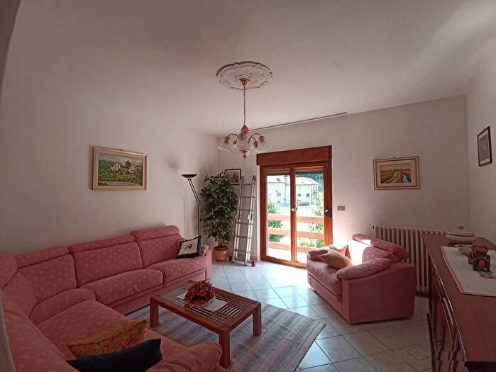 Appartamento con 5 locali in vendita in Via Bagni Crodo, Crodo