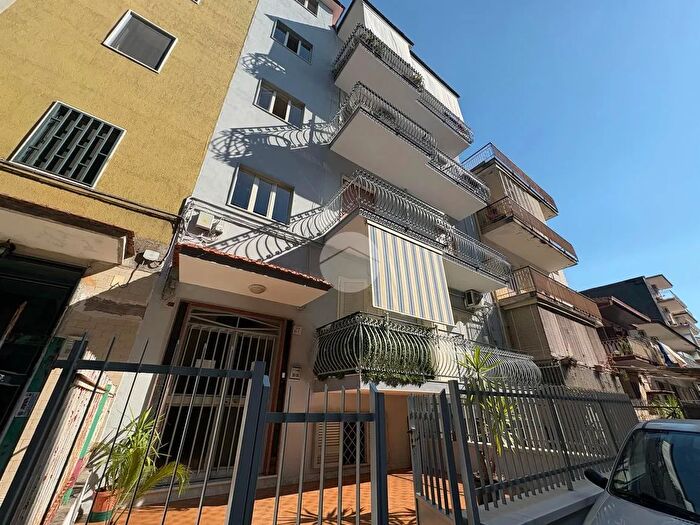 Appartamento trilocale in vendita in Via Ignazio Silone, Napoli