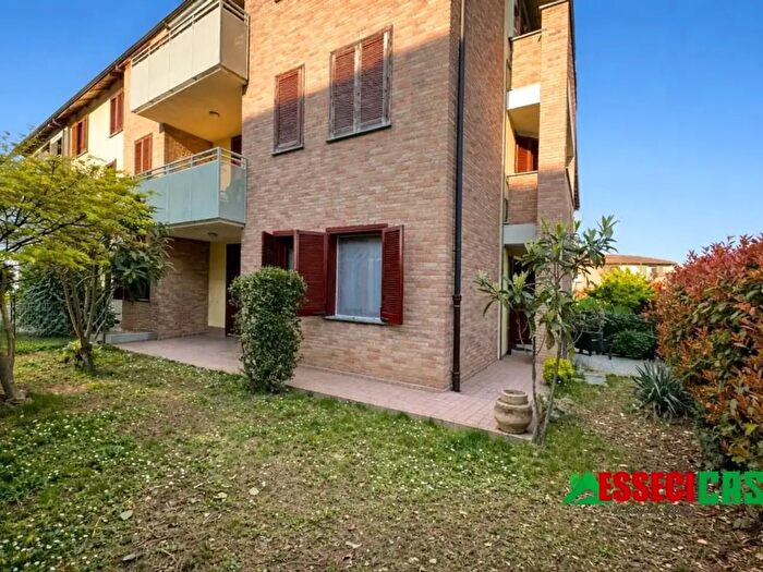 Appartamento trilocale in vendita in Via Don Donati, Casirate DAdda